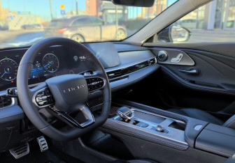 Подержанный автомобиль Chery Arrizo 8 2023 года (14 фото)