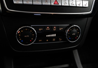 Подержанный автомобиль Mercedes-Benz GLE 2016 года (19 фото)