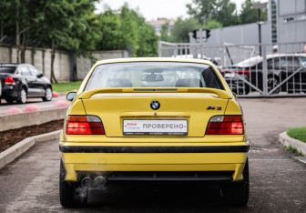 Подержанный автомобиль BMW M3 Coupe 1994 года (7 фото)