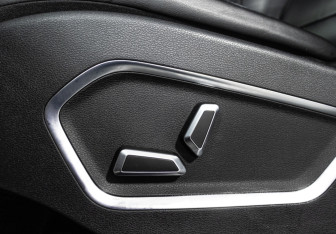 Подержанный автомобиль Geely Atlas Pro 2023 года (15 фото)