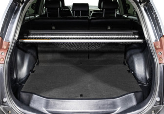 Подержанный автомобиль Toyota RAV4 2013 года (15 фото)