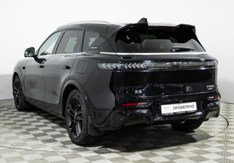 Подержанный автомобиль Voyah Free 2023 года (7 фото)