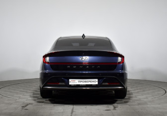 Подержанный автомобиль Hyundai Sonata 2020 года (6 фото)