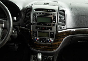 Подержанный автомобиль Hyundai Santa Fe 2011 года (14 фото)
