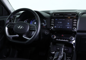 Подержанный автомобиль Hyundai Creta 2021 года (11 фото)