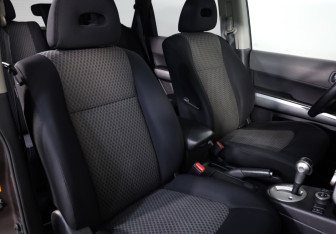 Подержанный автомобиль Nissan X-Trail 2007 года (20 фото)