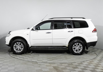 Подержанный автомобиль Mitsubishi Pajero Sport 2013 года (8 фото)