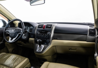Подержанный автомобиль Honda CR-V 2008 года (9 фото)