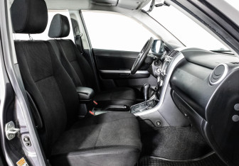 Подержанный автомобиль Suzuki Grand Vitara 2011 года (16 фото)