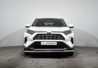 Подержанный автомобиль Toyota RAV4 2020 года (2 фото)