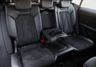 Подержанный автомобиль Audi Q8 2019 года (28 фото)