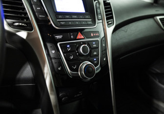 Подержанный автомобиль Hyundai i30 Hatchback 2013 года (15 фото)