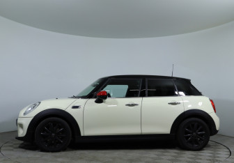 Подержанный автомобиль MINI Hatch 2017 года (9 фото)