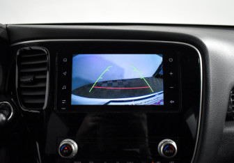 Подержанный автомобиль Mitsubishi Outlander 2020 года (16 фото)