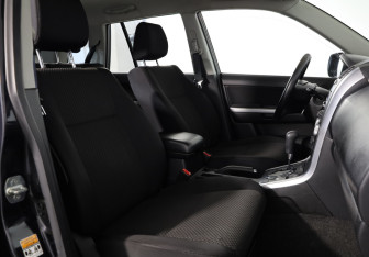 Подержанный автомобиль Suzuki Grand Vitara 2011 года (11 фото)