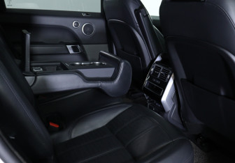 Подержанный автомобиль Land Rover Range Rover Sport 2018 года (11 фото)