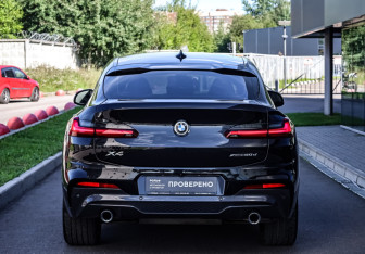 Подержанный автомобиль BMW X4 2020 года (6 фото)