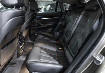 Подержанный автомобиль BMW X6 2019 года (17 фото)