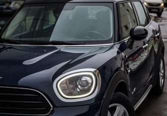 Подержанный автомобиль MINI Countryman 2018 года (2 фото)