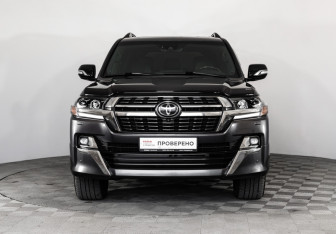 Подержанный автомобиль Toyota Land Cruiser Suv 2020 года (3 фото)
