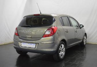Подержанный автомобиль Opel Corsa 2013 года (5 фото)