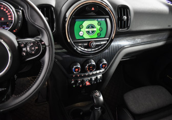 Подержанный автомобиль MINI Countryman 2019 года (21 фото)
