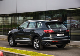 Подержанный автомобиль Volkswagen Touareg 2019 года (8 фото)