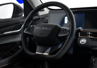 Подержанный автомобиль Exeed LX 2023 года (15 фото)