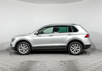 Подержанный автомобиль Volkswagen Tiguan 2017 года (8 фото)
