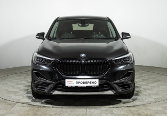 Подержанный автомобиль BMW X1 2021 года (2 фото)