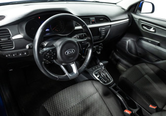 Подержанный автомобиль Kia Rio Hatchback 2020 года (11 фото)