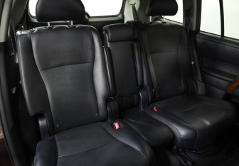 Подержанный автомобиль Toyota Highlander 2011 года (23 фото)