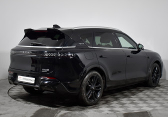 Подержанный автомобиль Voyah Free 2023 года (5 фото)