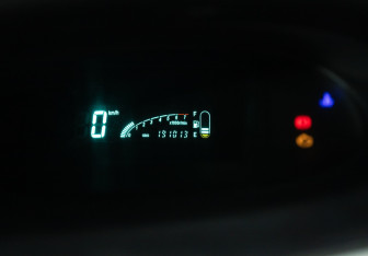 Подержанный автомобиль Geely MK Cross 2013 года (12 фото)