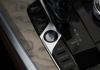 Подержанный автомобиль BMW X5 2018 года (24 фото)