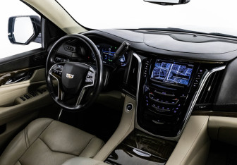 Подержанный автомобиль Cadillac Escalade Suv 2020 года (16 фото)