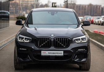 Подержанный автомобиль BMW X4 2020 года (4 фото)