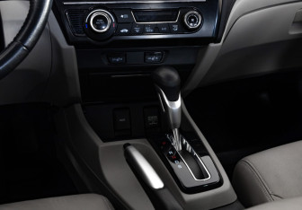 Подержанный автомобиль Honda Civic Sedan 2014 года (12 фото)