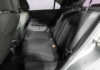 Подержанный автомобиль Chevrolet Aveo Sedan 2012 года (10 фото)