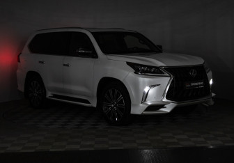Подержанный автомобиль Lexus LX 2020 года (35 фото)