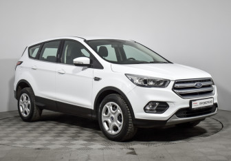 Подержанный автомобиль Ford Kuga 2018 года (3 фото)