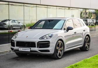Подержанный автомобиль Porsche Cayenne 2021 года (3 фото)