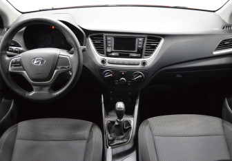 Подержанный автомобиль Hyundai Solaris Sedan 2018 года (14 фото)