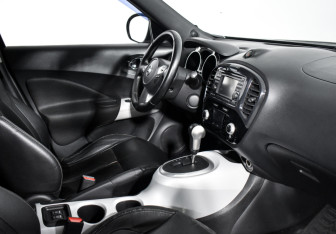 Подержанный автомобиль Nissan Juke 2011 года (13 фото)