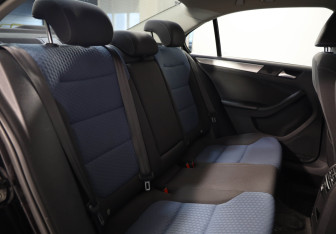 Подержанный автомобиль Volkswagen Jetta Sedan 2013 года (18 фото)