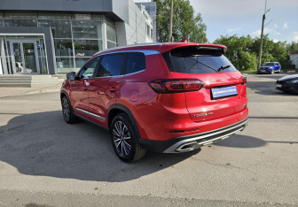 Подержанный автомобиль Chery Tiggo 8 Pro 2021 года (6 фото)