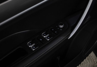 Подержанный автомобиль Geely Coolray 2021 года (14 фото)