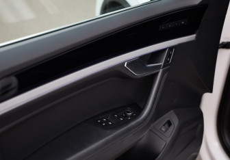 Подержанный автомобиль Volkswagen Touareg 2020 года (26 фото)