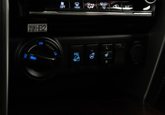 Подержанный автомобиль Toyota Fortuner 2018 года (19 фото)