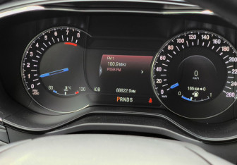 Подержанный автомобиль Ford Mondeo Sedan 2015 года (19 фото)